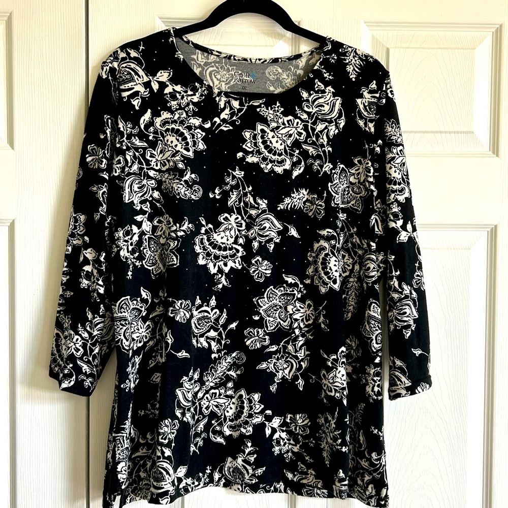 Croft & Barrow 3/4 sleeve light weight sweater XXL black and cream floral